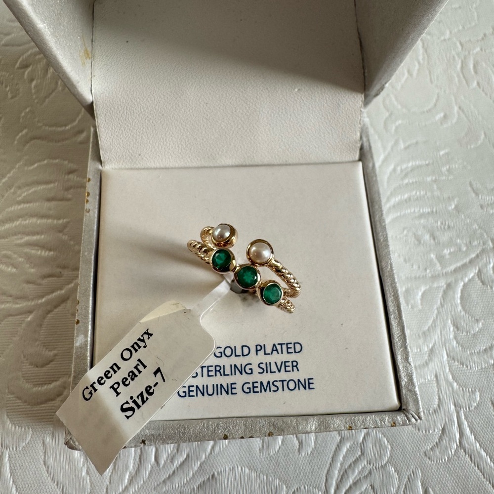 Shivam Set of Green Ónix & Pearl Ring